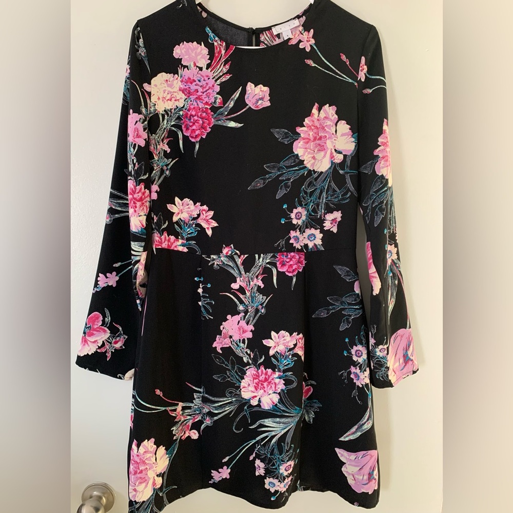Leith dress size M